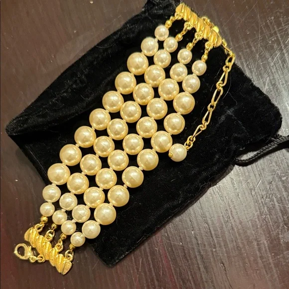 Elegant Gold Pearl Bracelet - Picture 4 of 4